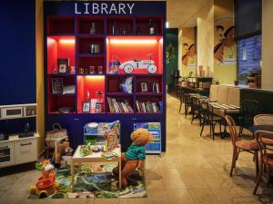 Biblioteca en el apartahotel