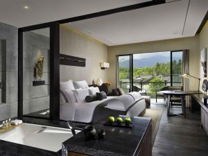Gallery image of Pullman Lijiang Resort & Spa in Lijiang