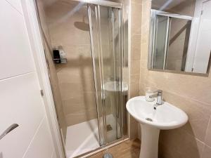 Ένα μπάνιο στο Mercado del Carmen Living