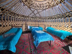 Gambar di galeri bagi Yurt Camp "Sary-Bulun" at Song-Kul Lake, Naryn Сон-Куль di Song-Kul