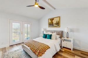 Gallery image of Deer View Lake LBJ Retreat in Granite Shoals +12 photos