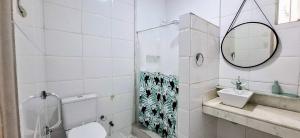 Ένα μπάνιο στο Casa Ipanema - Praia e Amigos, 13 hóspedes +75 φωτογραφίες