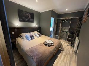 Gallery image of la Montagnette L ours T1 maison en travaux de 10h a 17h in Moutiers