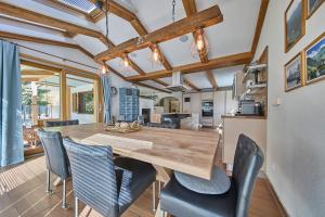 Kuchyň nebo kuchyňský kout v ubytování Apartments Enzian + 74 fotografií