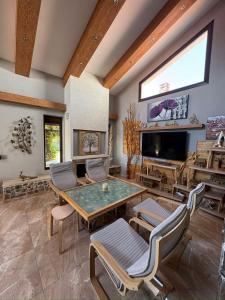 Khu vực ghế ngồi tại panorama escape