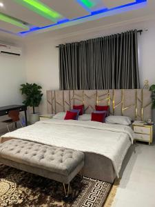 Φωτογραφία από το άλμπουμ του Beejay 4 bedrooms Cheerful Town House σε Iseri-Oke