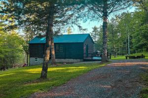 Naturlandskabet i nærheden af feriehuset + 1 billede