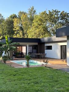 Swimmingpoolen hos eller tæt på Villa Eco Chic