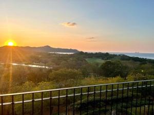 Imagen de la galería de Golf Course Ocean View Penthouse Reserva Conchal, en Brasilito 29 fotos más