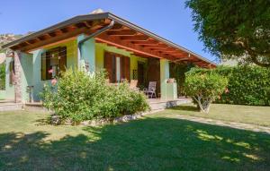 O grădină în afara 1 Bedroom Beautiful Home In Costa Rei +10 fotografii