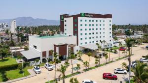 Nespecifikovaný výhled na hory nebo výhled na hory při pohledu z hotelu