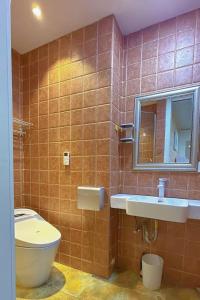 Ένα μπάνιο στο Close to Shanxi Road, Drum Tower, Xinjiekou, downtown area, high-end suite serviced apartment