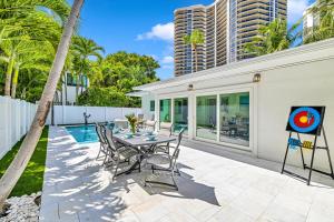 Πισίνα στο ή κοντά στο Steps to Beach Heated Pool Kiwi Key Residences