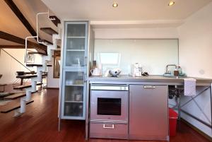 Una cocina o kitchenette en City Lux Apartment in der Stadt