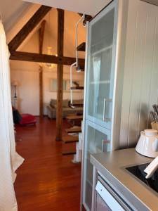 Una cama o camas en una habitación de City Lux Apartment in der Stadt