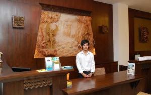 Nicha Suite Hua Hin Hotel tesisinde lobi veya resepsiyon alanı
