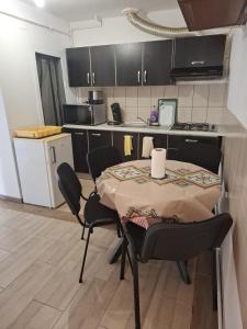 Dapur atau dapur kecil di Five C's APARTMENT