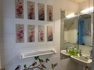 Koupelna v ubytování Oxford Detached Villa 5 Rooms Free Parking 4km from City Center + 29 fotografií