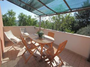 Photo de la galerie de l'établissement Holiday Home in Cossignano with Pool, à Cossignano