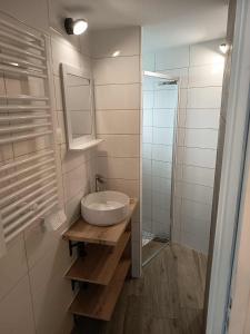 Ένα μπάνιο στο Maison 2-4 pers avec parking proche Parc