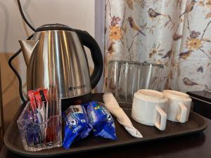 Tetera y cafetera en Manzil by Mulaqat