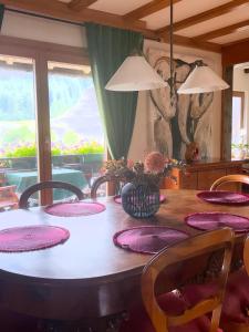 Χώρος καθιστικού στο Rose und Belle Apartment mit HS-Card - Greschuk Apartments