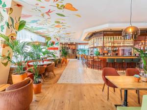 Khu vực ghế ngồi tại Hotel Ibis Lisboa Parque das Nações