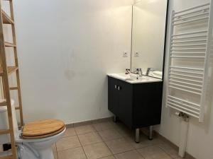 Φωτογραφία από το άλμπουμ του Cosy T2 à 3min de la gare - Parking souterrain Gratuit & Privé - Paris & Disneyland 25min σε Villiers-sur-Marne