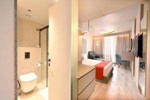 Koupelna v ubytování Ira by Orchid Hyderabad Hitech City Mindspace IT Park + 22 fotografií