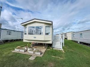 Budova, kde se kemp nachází + 7 fotografií