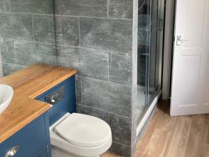 Koupelna v ubytování Little Fox Cottage