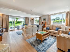 Posezení v ubytování Llwyncelyn Farmhouse