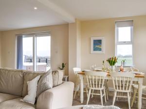 Istumisnurk majutusasutuses School Cottage