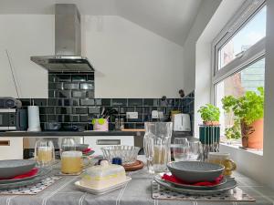 Gallery image of Pen Bryn - Uk48348 in Hirwaun