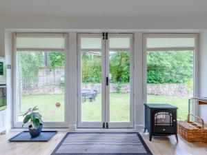 Κήπος έξω από το Fir Tree Apartment - Uk49993