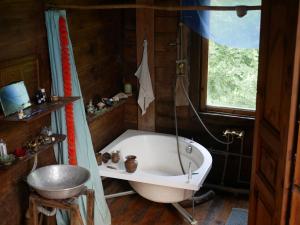 Un baño de Mettavasi 80 fotos más