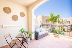 Μπαλκόνι ή βεράντα στο luxury duplex apartment with beautiful sea views