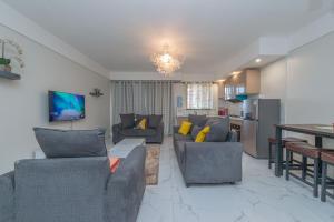 Nhà bếp/bếp nhỏ tại Spacious 2 Bedroom 5 minutes from JKIA Jomo Kenyatta International Airport