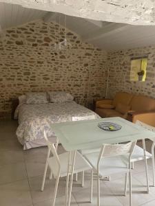 Ruang duduk di Le clos de Tilio
