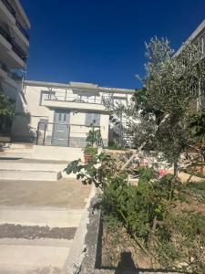Gallery image of Vila Apartment with garden in Sarandë