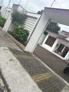 Budova, kde se vila nachází