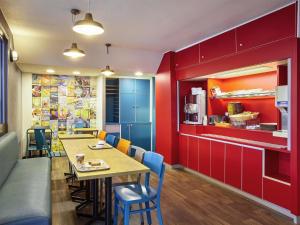 Restaurace v ubytování hotelF1 Lille Villeneuve d'Ascq + 69 fotografií