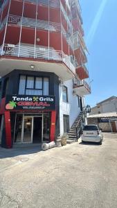 Budova, kde se apartmán nachází + 18 fotografií