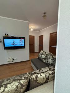 Μια τηλεόραση ή/και κέντρο ψυχαγωγίας στο AliStar Hostel