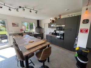 Η κουζίνα ή μικρή κουζίνα στο Chez L'Aviateur