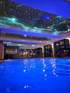 Бассейн в Mantera Apartmani или поблизости