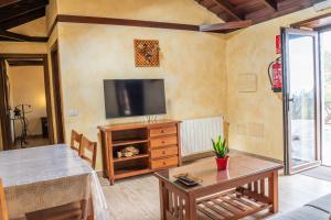 Et tv og/eller underholdning på Casa Rural Monte del Agua