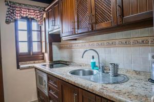 Køkken eller tekøkken på Casa Rural Monte del Agua + 140 billeder