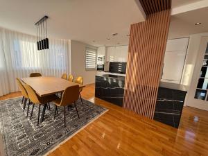 Η κουζίνα ή μικρή κουζίνα στο Villa Vildana