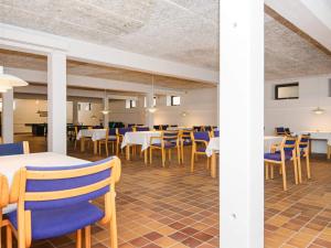 Restaurace v ubytování Apartment in Holiday park- free waterpark